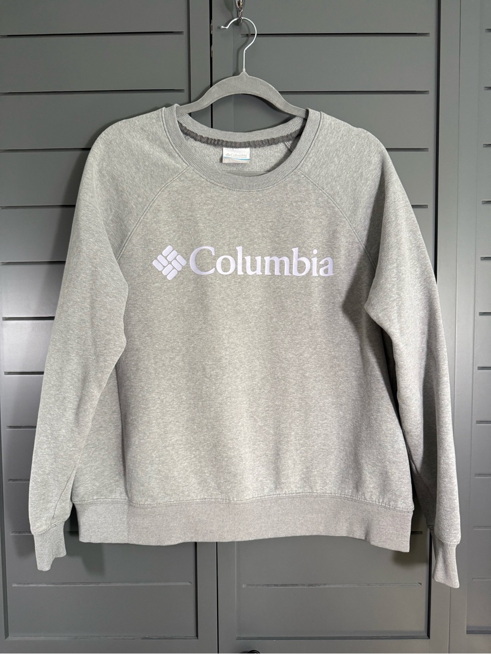 Columbia Light Gray Fleece Pullover with Light Purple Accent